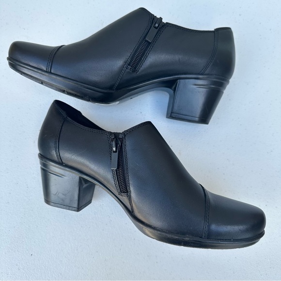 Clarks Collection Emslie Warren Block Heel Loafer/Bootie Size 8.5 - Picture 8 of 8